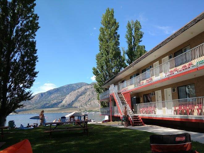 Poplars motel