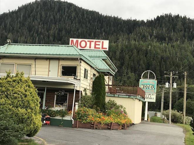 Parkside resort motel