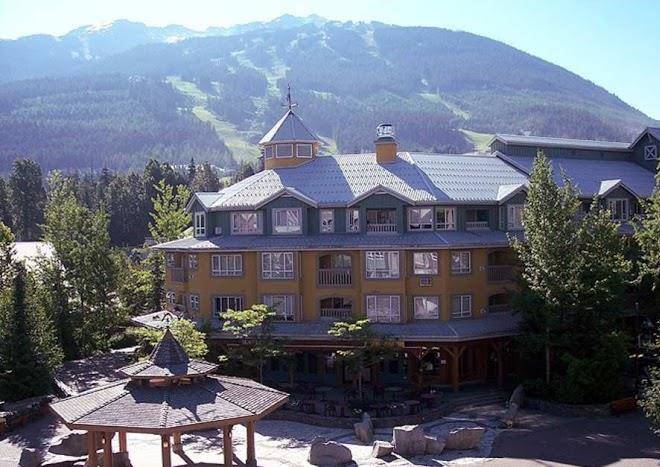 Town plaza deer lodge whistler premier