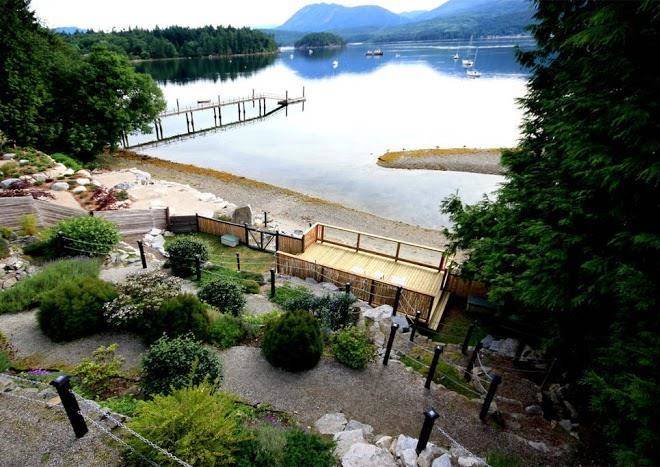 Takahashi gardens waterfront retreat