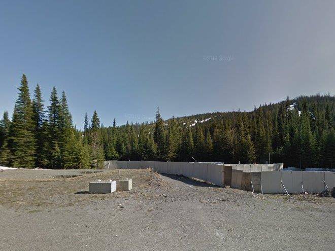 Fire And Ice Villiage Walk Sun Peaks Image