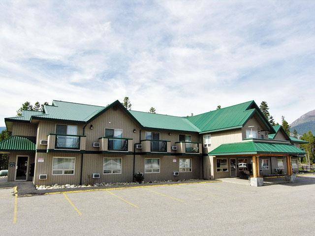 Glacier mountain lodge