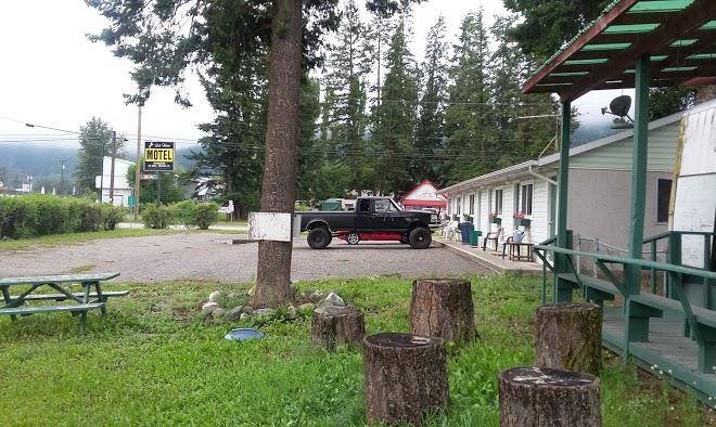 Lost horse motel