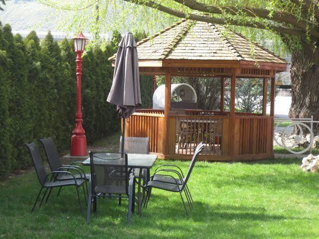 Overlander motel
