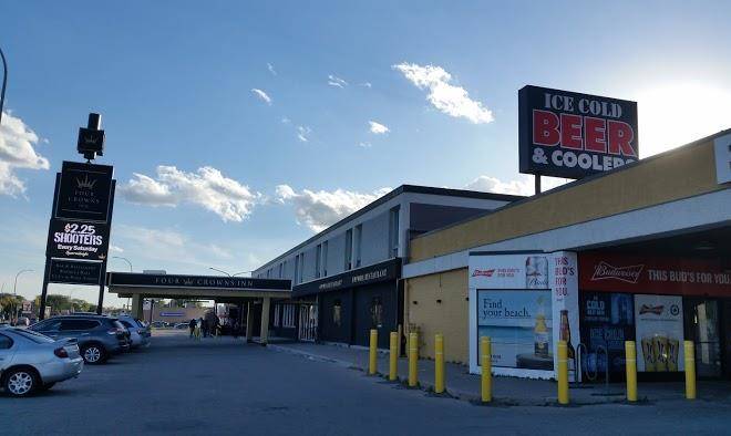 Four Crowns Restaurant & Bar Image