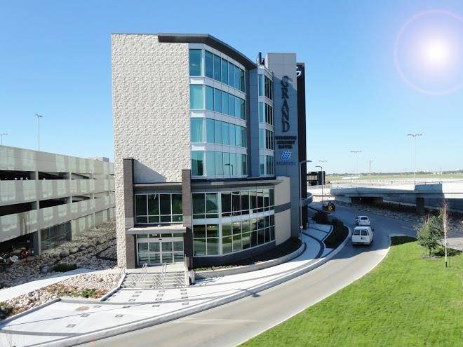 The grand winnipeg airport hotel