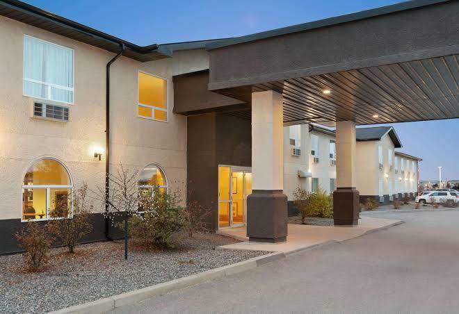 Days inn & suites by wyndham thompson