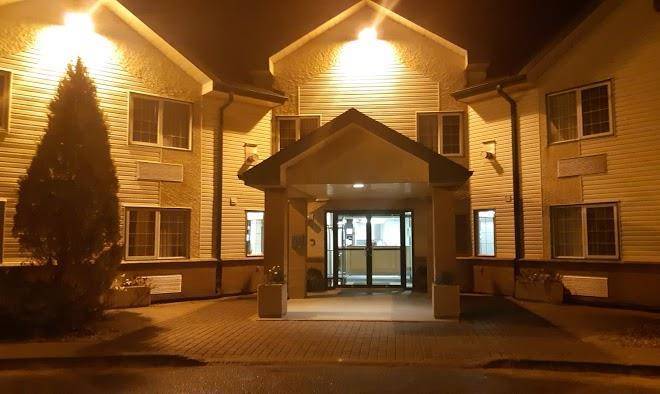 Jays Inn & Suites Image