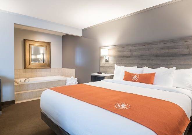 Amsterdam Inn & Suites Image