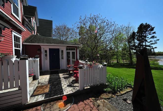 Little shemogue inn
