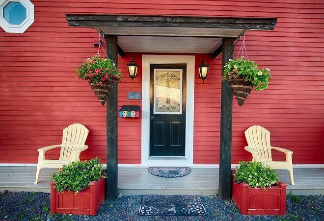 Inn by the bay