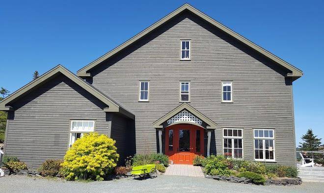 Fishers' loft inn