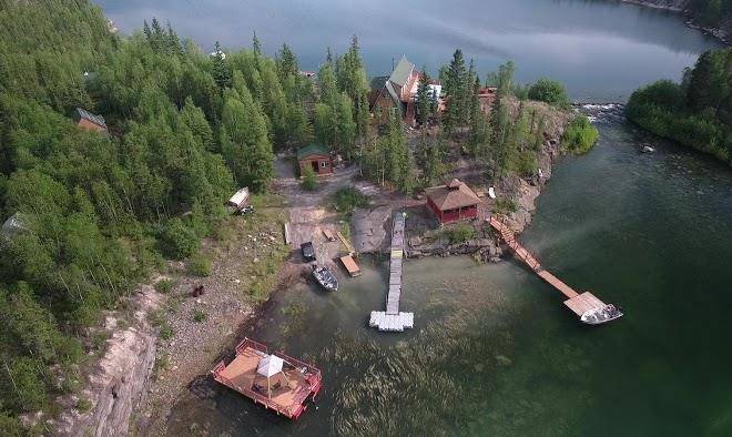 Yellow dog lodge