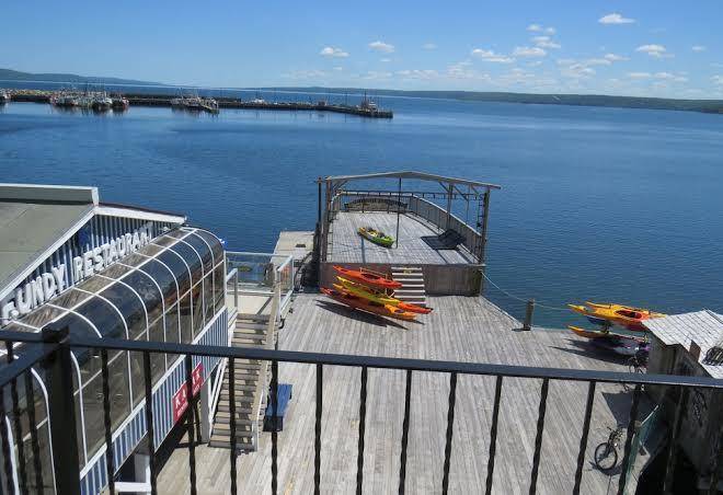 Dockside suites