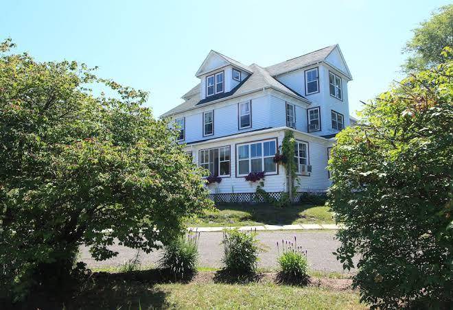 The Harbourview Inn Image