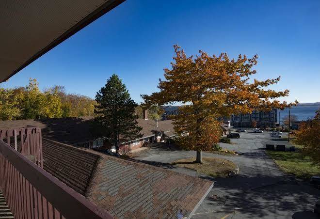 Howard Johnson Bluenose Inn Halifax Image