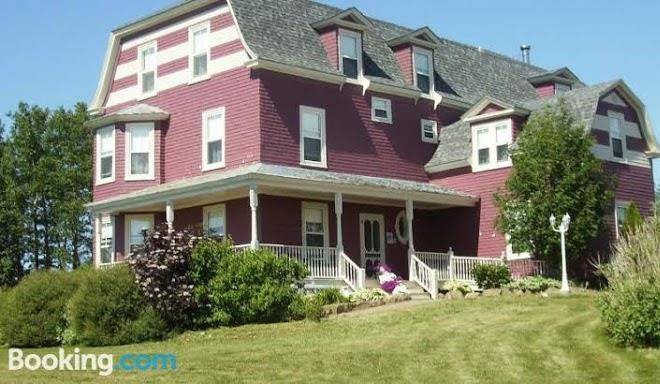 Hillcrest Hall Country Inn Image