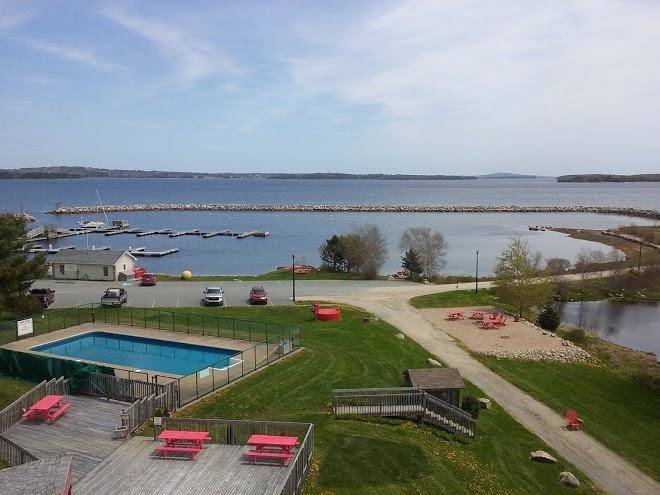 Oak island inn and marina
