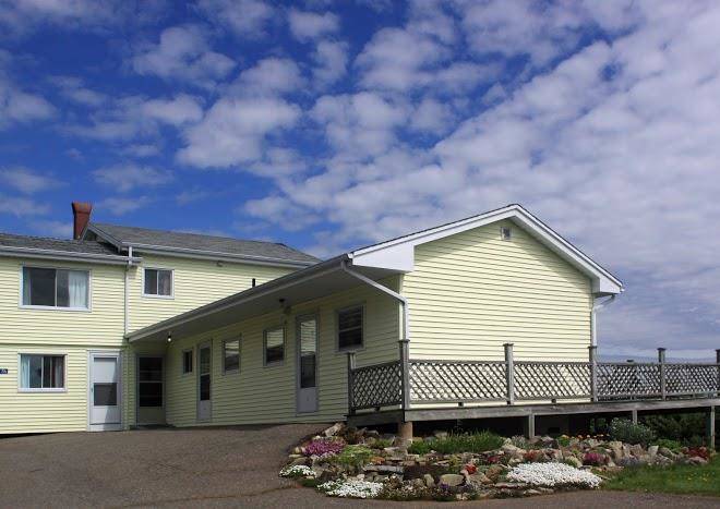 Topmast motel