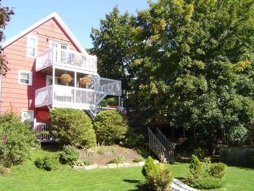 Evening sail bed and breakfast