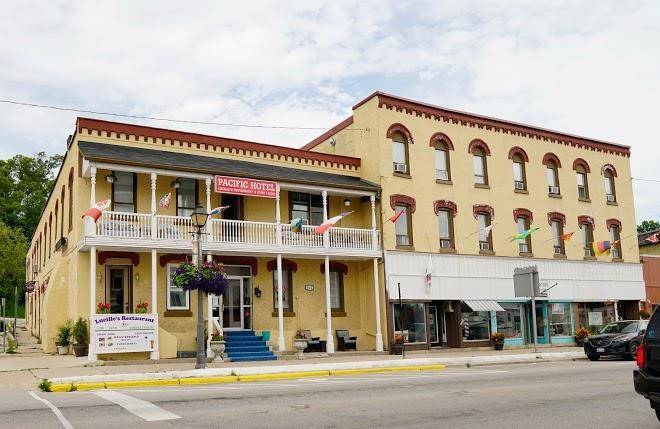 Pacific hotel wiarton