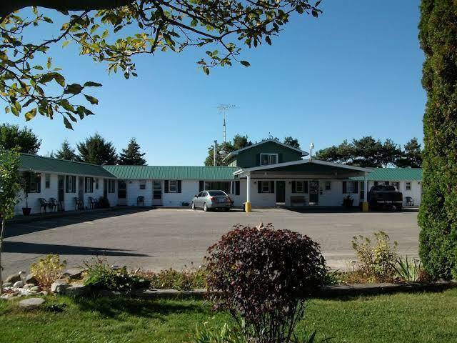 Silver motel