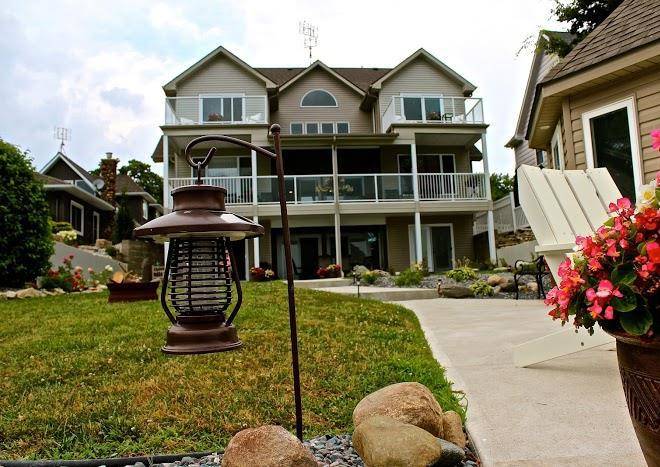 Lakeside porch & pillow