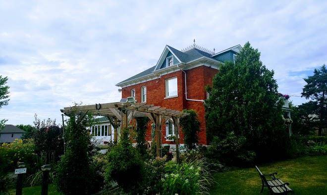 Green woods inn