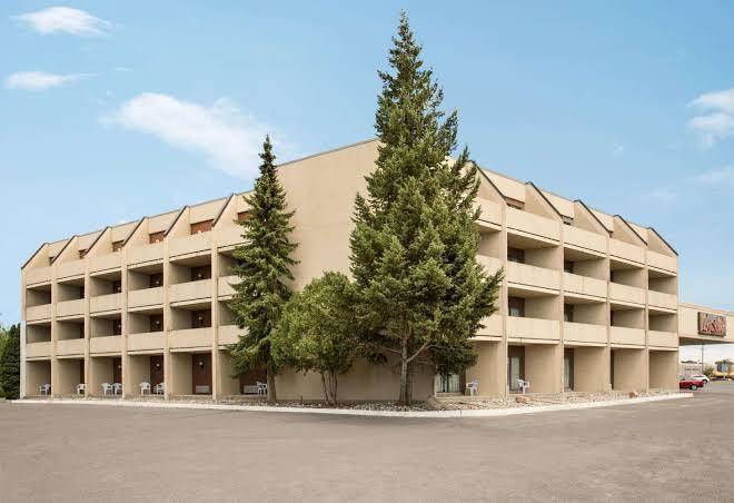 Travelodge hotel by wyndham kingston lasalle