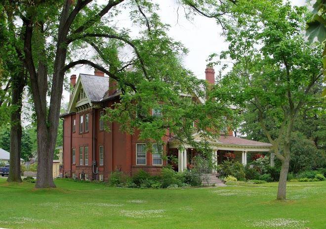 Lalor estate inn
