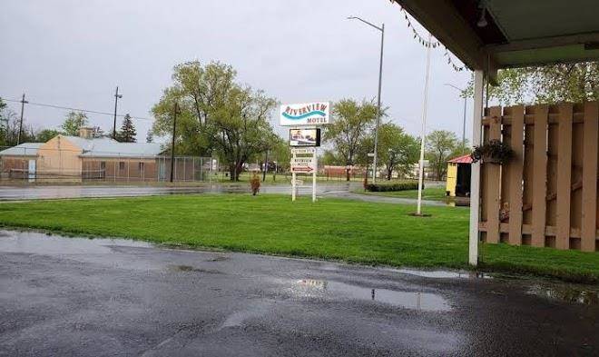 Riverview motel