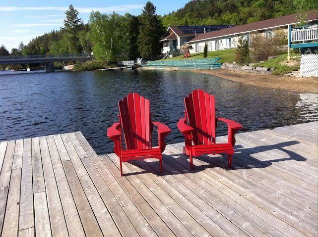 Algonquin lakeside resort