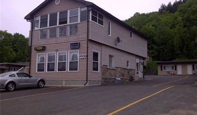 Silver maple motel