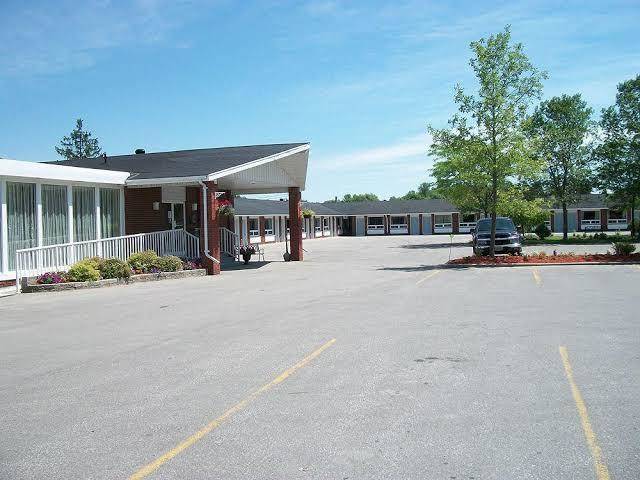 Howard Johnson By Wyndham Lindsay Image