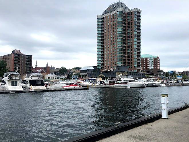 1000 islands b and b