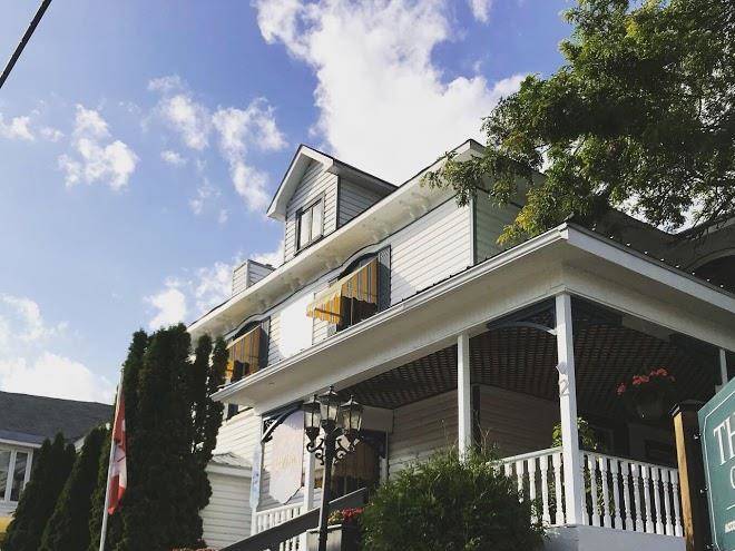 The cove country inn