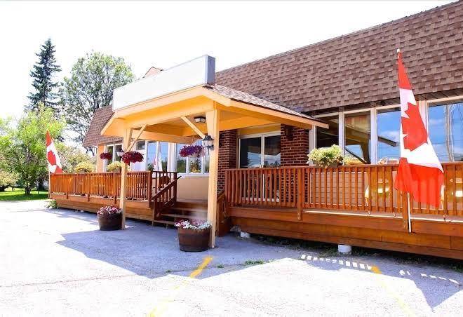 The mazinaw residence inn