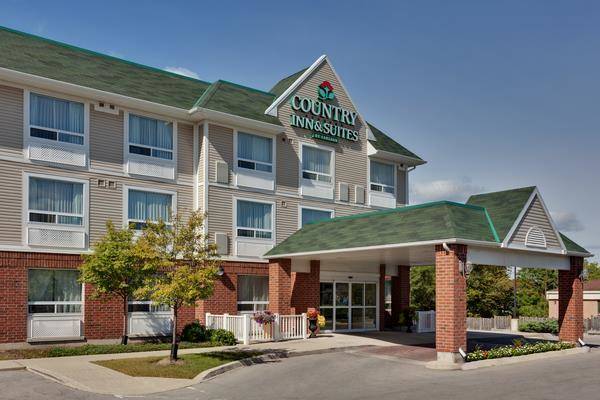 Country inn & suites by radisson london south on