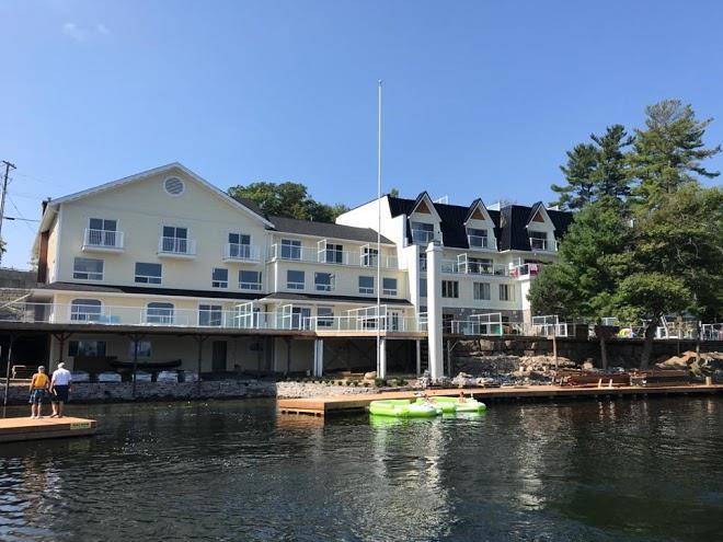 Muskoka lakes hotel