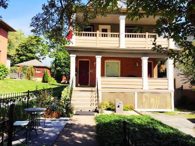 Acacia bed and breakfast