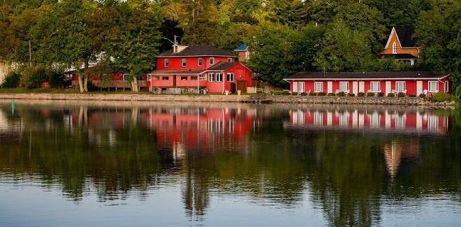 The waters edge inn