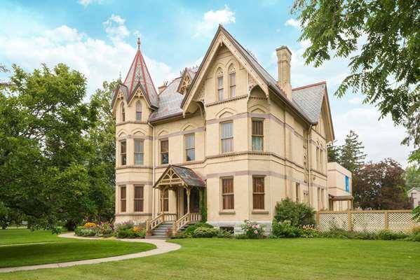 Howard johnson by wyndham tillsonburg