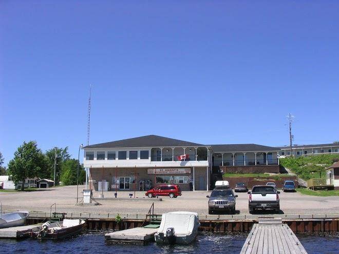 St amant's waterfront inn & marina