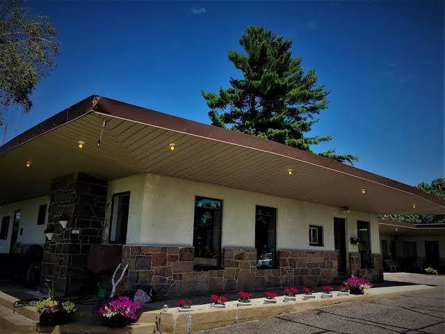 Town & country motel