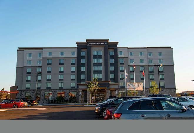 Hampton Inn & Suites By Hilton Bolton Image
