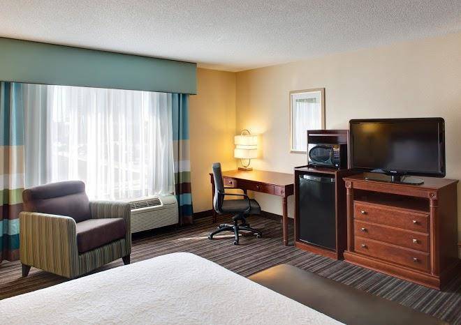 Hampton inn & suites by hilton toronto airport