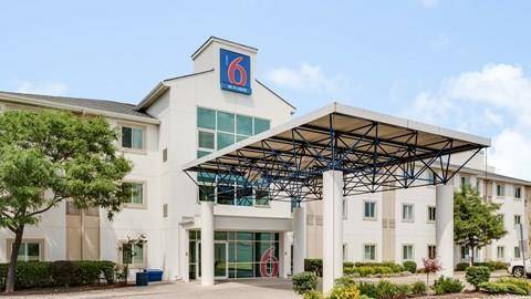 Motel 6 brampton on toronto