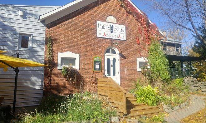 Jackson`s falls country inn