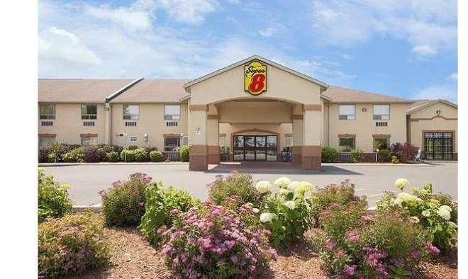 Super 8 by wyndham cornwall on