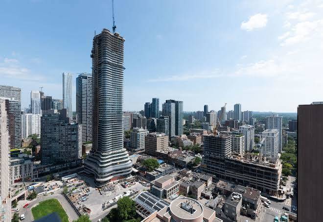 Elegant condo with panoramic views